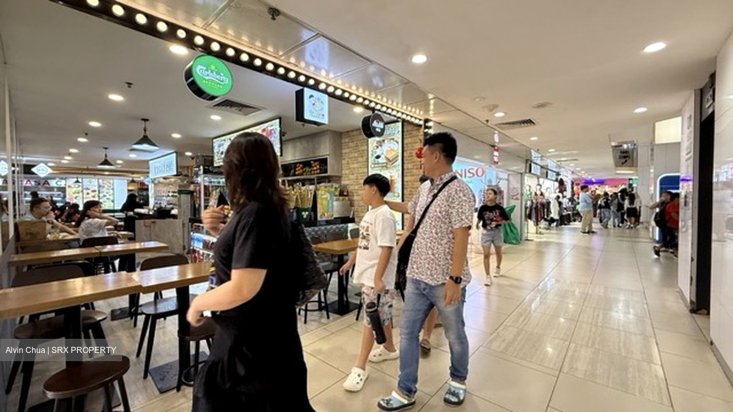 Lucky Plaza (D9), Retail #505303061